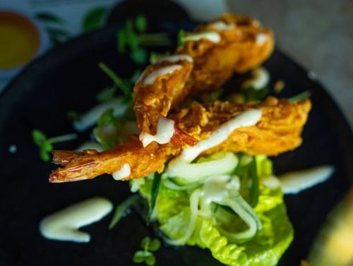 Fried Prawns with Aioli paired with Ceylon Silver Tips