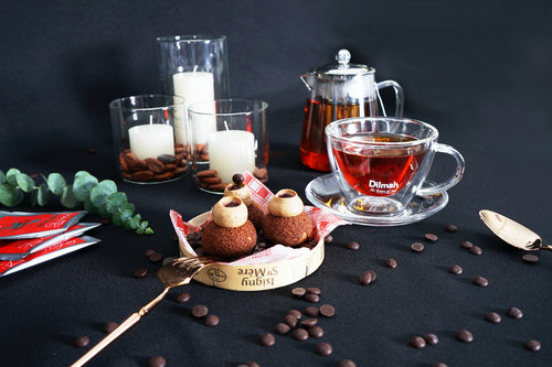 Mini Chou Blackberry Tea Puff paired with Brilliant Breakfast tea