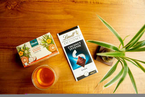 LINDT Coconut Intense Dark Chocolate paired with Green Tea Rooibos Coconut and Mango