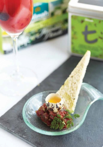 Schott lander’s Wagyu tartare and Green Tea with Jasmine Flowers crisp