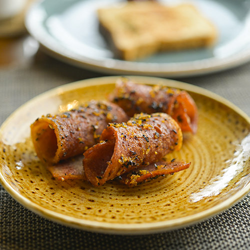 Sweet Caramelized Turkey Bacon with Single Estate Earl Grey
