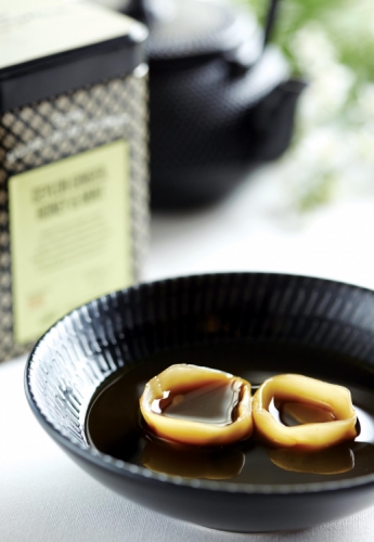 TEA CONSOMMÉ WITH CONFIT DUCK LEG TORTELLINI