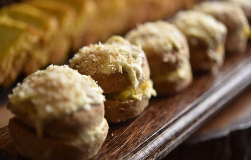 Pumpkin scones with Green Rooibos Coconut and Mango and soursop cream