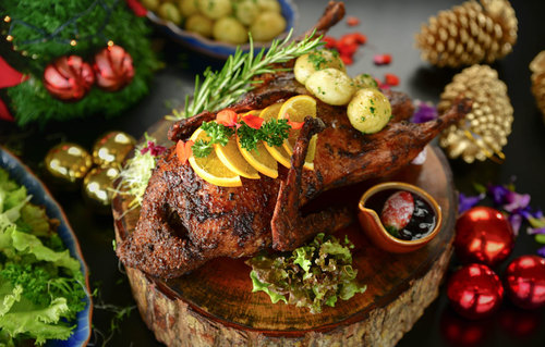 Christmas - Roast Duck with Blueberry and Pomegranate Tea Sauce