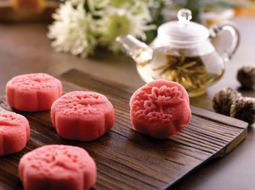Rose with French Vanilla Infused Snowskin Mooncake with Custard Filling