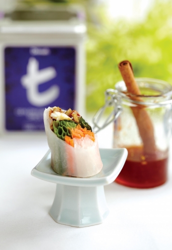 SUMMER ROLL OF KING CRAB SERVED WITH CEYLON CINNAMON SPICE TEA